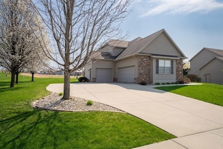 2704 Piney Run, Bloomington, IL 61705