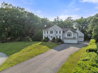 8 Aulson Rd, Salem, NH 03079