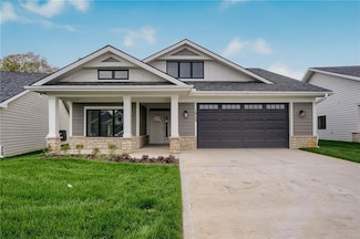 1849 Vintage Ln, Liberty, MO 64068