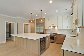 571 Mill St Unit 2, Fontana-On-geneva Lake, WI 53125