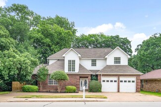 2805 Woodside Dr, Arlington, TX 76016