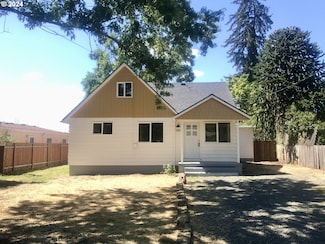 120 Knapp Ln, Eugene, OR 97404