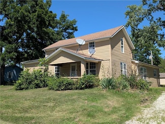 707 N 4th St, Lacygne, KS 66040