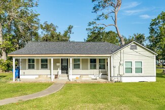505 E 4th St, Sweeny, TX 77480
