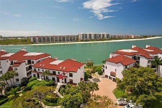 311 La Peninsula Blvd Unit 311, Naples, FL 34113