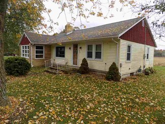 104 W Vorhees St, Laotto, IN 46763