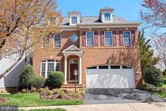 8893 Olive Mae Cir, Fairfax, VA 22031