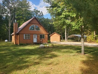 7864 S 1 2 Rd, Harrietta, MI 49638
