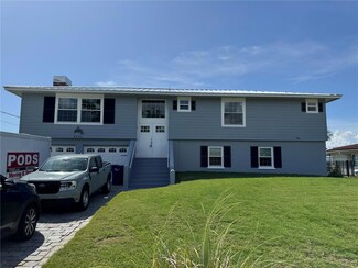 5111 Baystate Rd, Palmetto, FL 34221