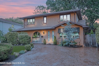 3569 Richmond Rd, Staten Island, NY 10306