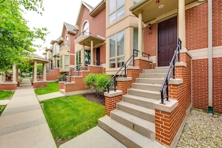 42 Legacy Ln, Wheeling, IL 60090
