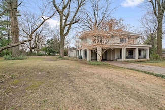 2383 S Strathmore Cir, Memphis, TN 38112