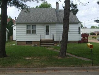 129 W 2nd Ave, Dorchester, WI 54425
