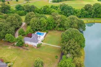 433 Sanders Bluff Rd, Humboldt, TN 38343