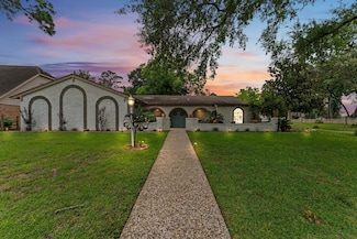 202 Tree Trunk Dr, Spring, TX 77388