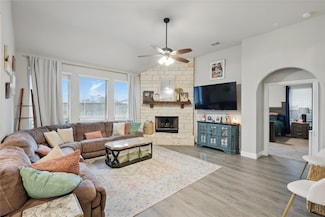 1328 Mission St, Aubrey, TX 76227