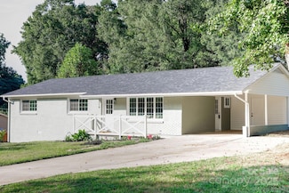 2518 Cove Creek Dr, Gastonia, NC 28056