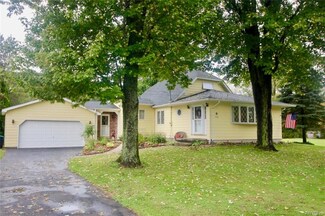 7896 Fletcher Rd, Akron, NY 14001