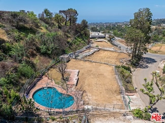 1210 Las Lomas Place, Pacific Palisades, CA 90272