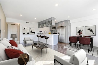 2700 Cahuenga Blvd E Unit 3104, Los Angeles, CA 90068