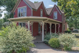 701 S 6th St, Chickasha, OK 73018