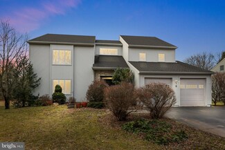 8 Sawmill Ln, Newtown, PA 18940