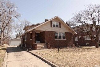 1275 N Prairie St, Galesburg, IL 61401