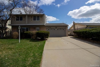 27390 Pierce St, Southfield, MI 48076