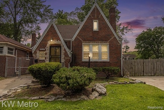 9211 Devonshire Rd, Detroit, MI 48224