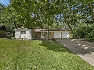 202 E Rentz St, Weatherford, TX 76086