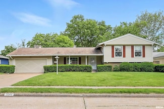 2645 Fillmore Ln, Davenport, IA 52804