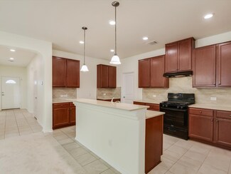 1501 Uhland Dr, Leander, TX 78641
