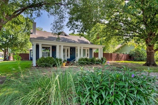 823 W Fischer St, Sherman, TX 75092