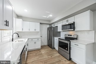 5 General Ln, Willingboro, NJ 08046