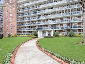 98-5 63rd Rd Unit 15B, Rego Park, NY 11374