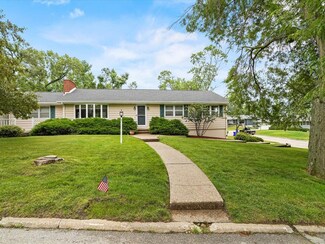 304 30th St SE, Cedar Rapids, IA 52403
