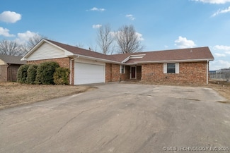 2302 Nebraska St, Muskogee, OK 74403