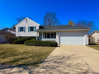 1711 Jennifer Ln, McHenry, IL 60050