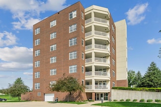 1326 Maxhelen Blvd Unit 1B, Waterloo, IA 50701
