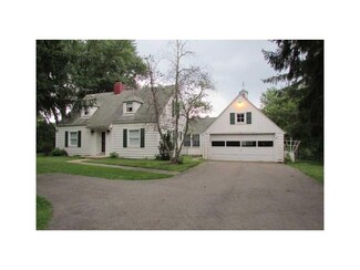 16 Windy Hill Ln, Burgettstown, PA 15021