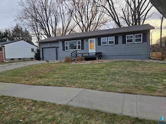 5601 W 45th St, Sioux Falls, SD 57106