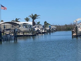 2920 Harpoon Ln, Saint James City, FL 33956