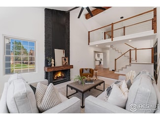 7102 S Harrison Ct, Centennial, CO 80122