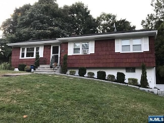 403 Longview Ct, Northvale, NJ 07647