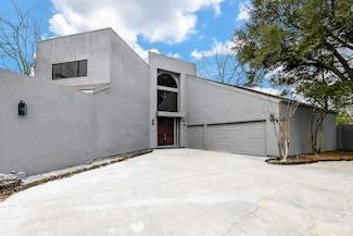 8115 Fondren Lake Dr, Houston, TX 77071