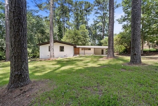 717 Pinehaven Dr, Laurel, MS 39440