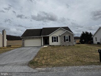 3792 Mountain Shadow Cir, Fayetteville, PA 17222