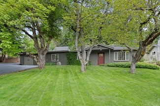880 S 3rd St, Jacksonville, OR 97530