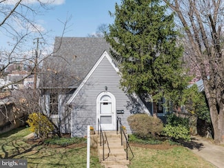 2114 N Oakland St, Arlington, VA 22207