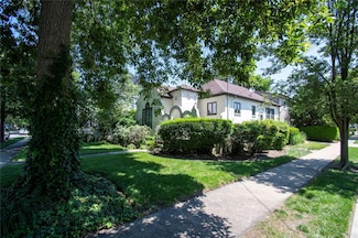 1869 Harte St, North Baldwin, NY 11510